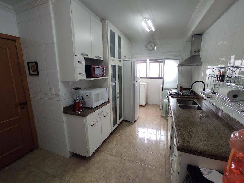 Apartamento à venda com 3 quartos, 100m² - Foto 2