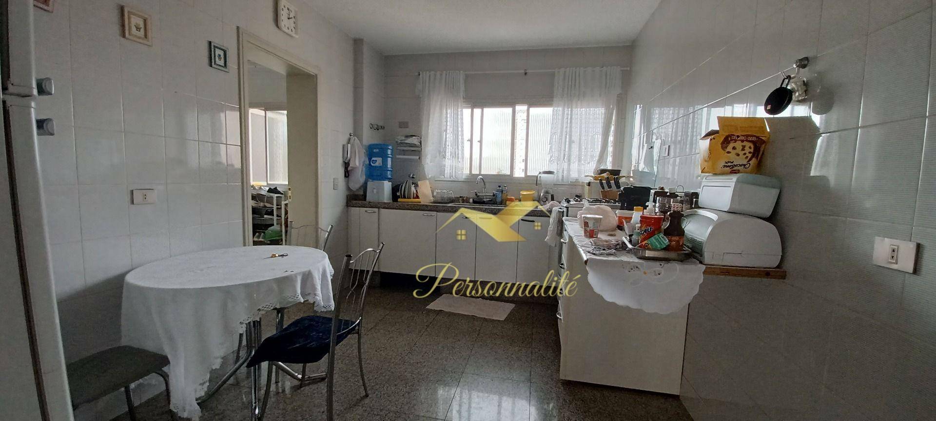 Apartamento à venda com 4 quartos, 210m² - Foto 3