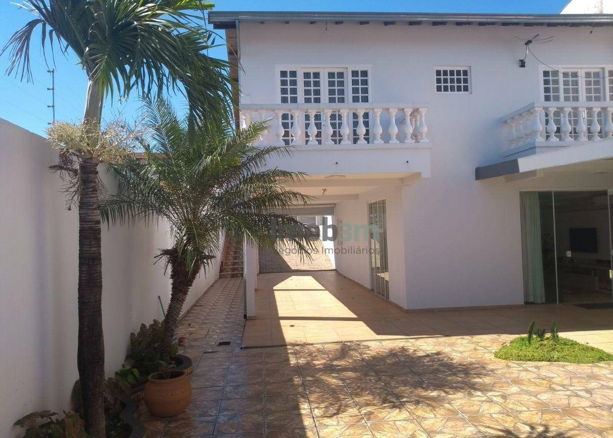 Casa à venda com 3 quartos, 220m² - Foto 10