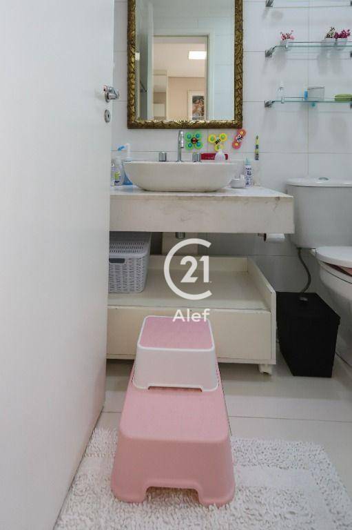 Apartamento à venda com 3 quartos, 168m² - Foto 17