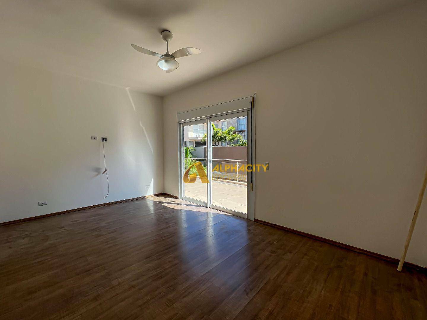 Casa de Condomínio à venda e aluguel com 4 quartos, 400m² - Foto 33