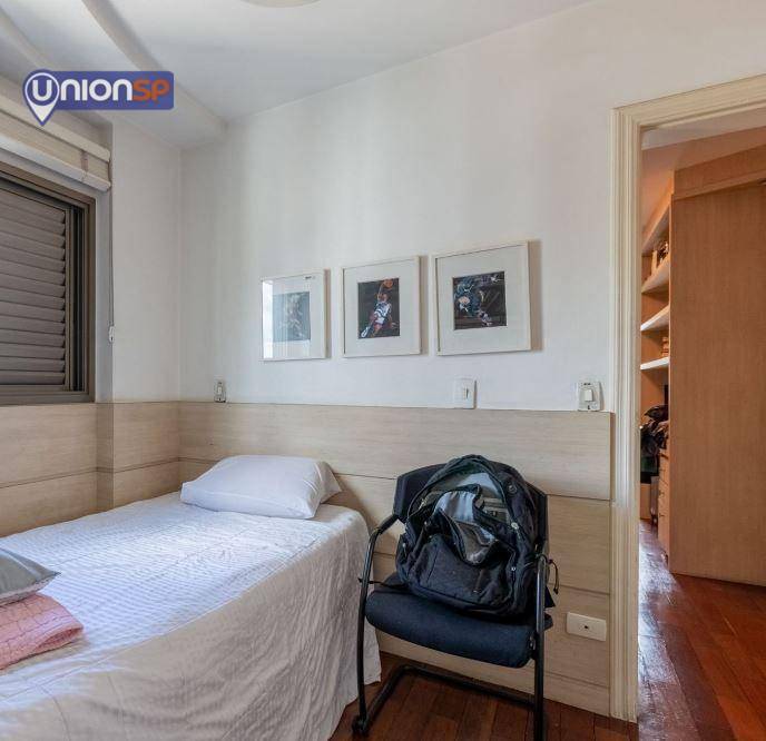 Apartamento à venda com 4 quartos, 210m² - Foto 13