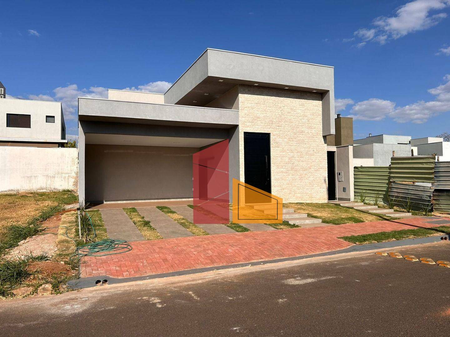 Casa de Condomínio à venda com 3 quartos, 180m² - Foto 1