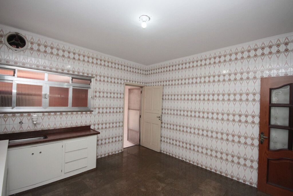 Casa à venda com 4 quartos, 200m² - Foto 6