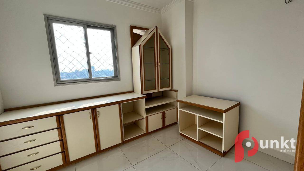 Apartamento para alugar com 3 quartos, 101m² - Foto 7