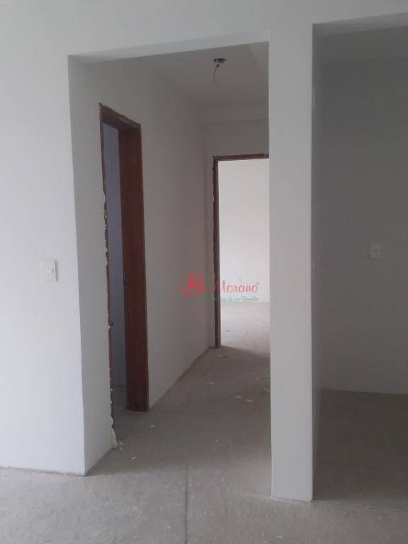 Apartamento à venda com 2 quartos, 62m² - Foto 2