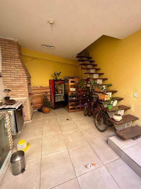 Sobrado à venda com 4 quartos, 241m² - Foto 8