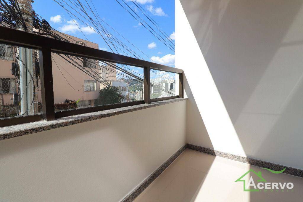 Apartamento à venda com 2 quartos, 64m² - Foto 2