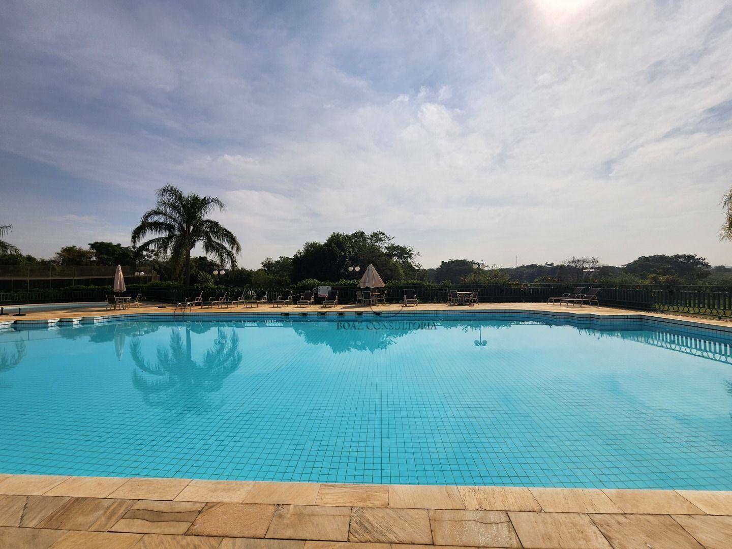 Casa de Condomínio à venda com 3 quartos, 244m² - Foto 2