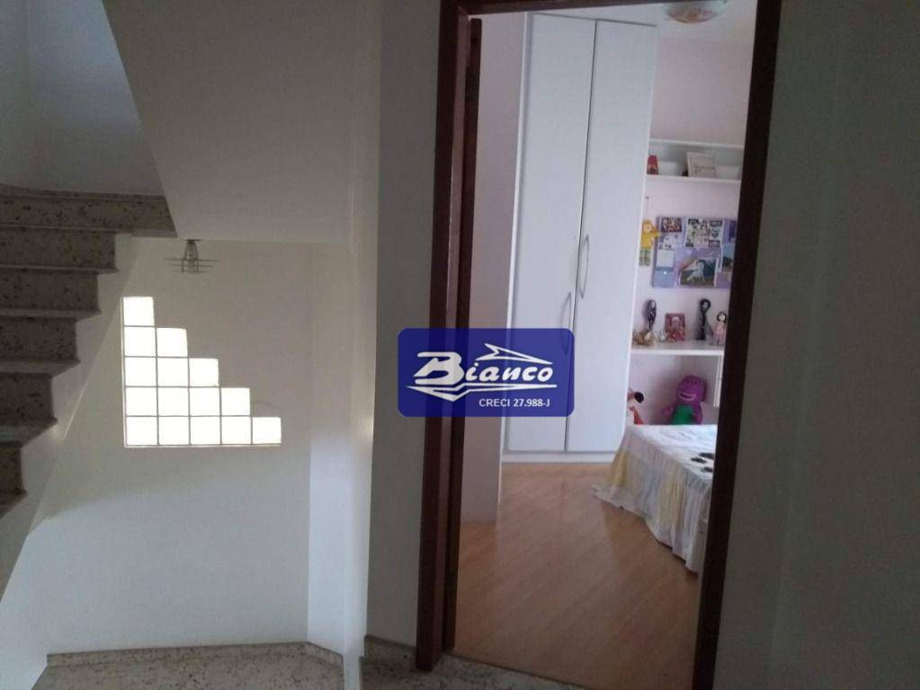 Sobrado à venda com 3 quartos, 305m² - Foto 4