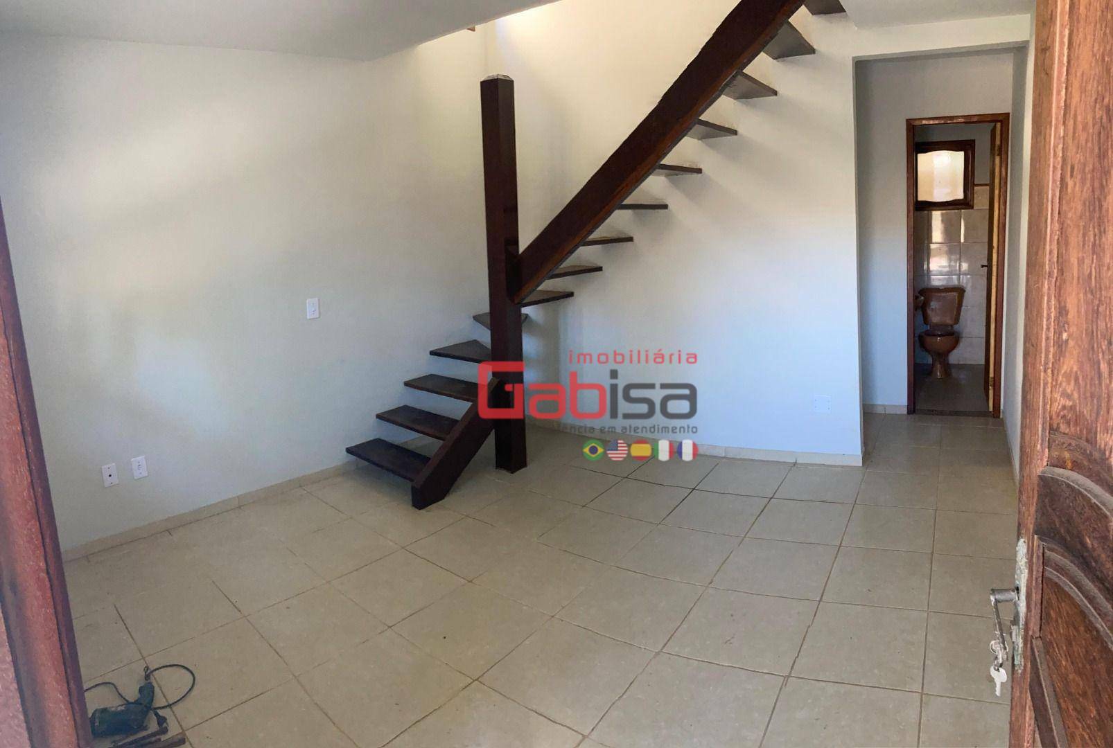 Casa à venda com 2 quartos, 55m² - Foto 1