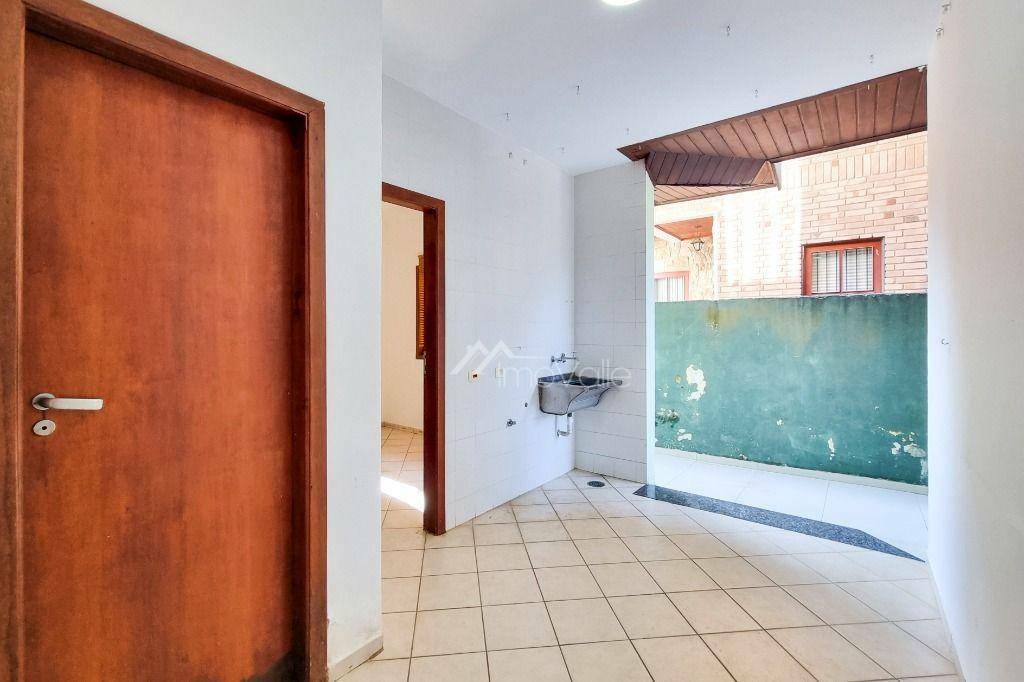 Casa de Condomínio à venda e aluguel com 5 quartos, 550m² - Foto 42