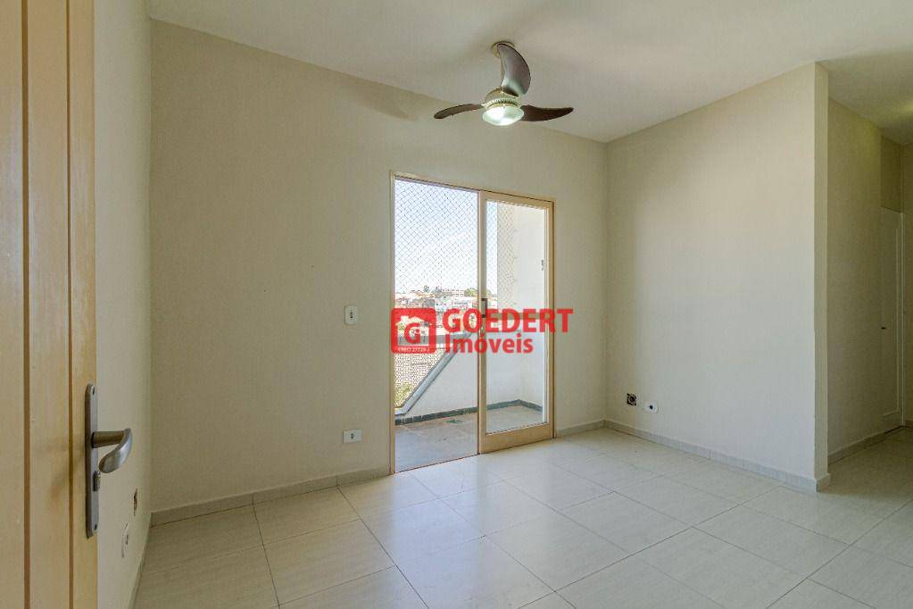 Apartamento à venda com 3 quartos, 68m² - Foto 2