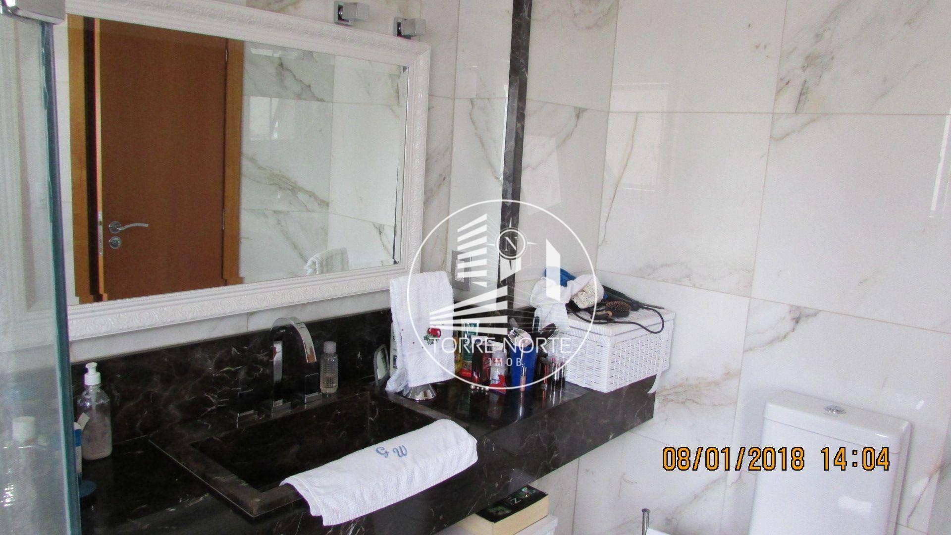 Apartamento à venda com 3 quartos, 187m² - Foto 1