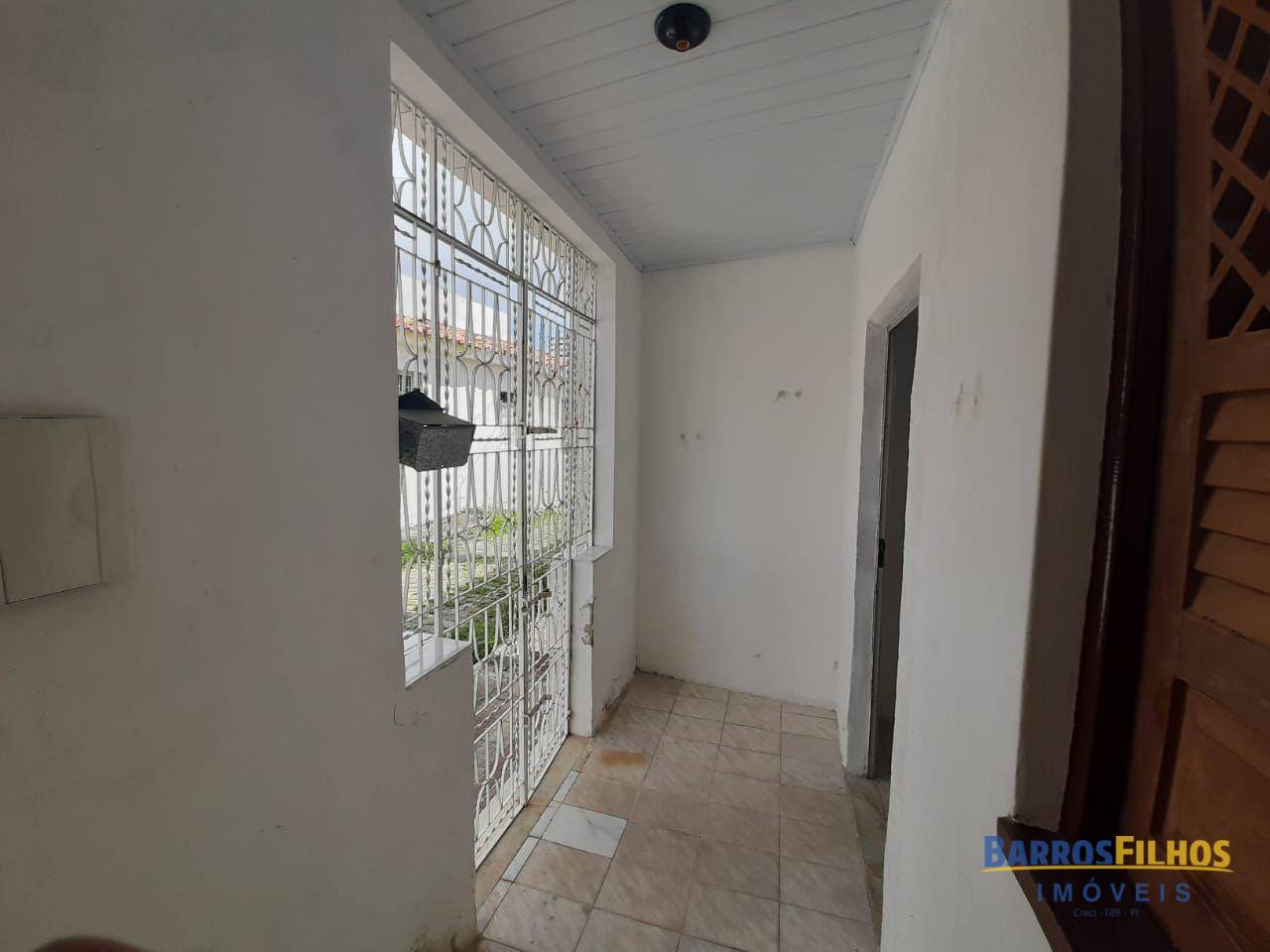 Casa à venda com 2 quartos, 131M2 - Foto 2