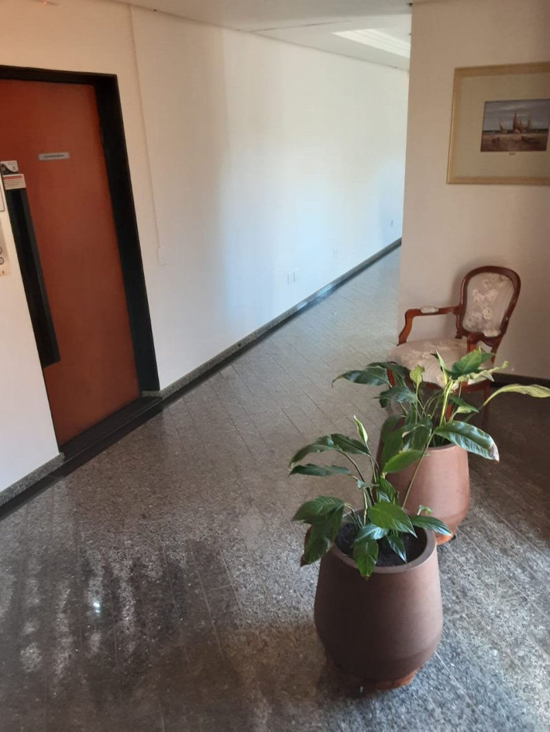 Apartamento à venda com 3 quartos, 125m² - Foto 4