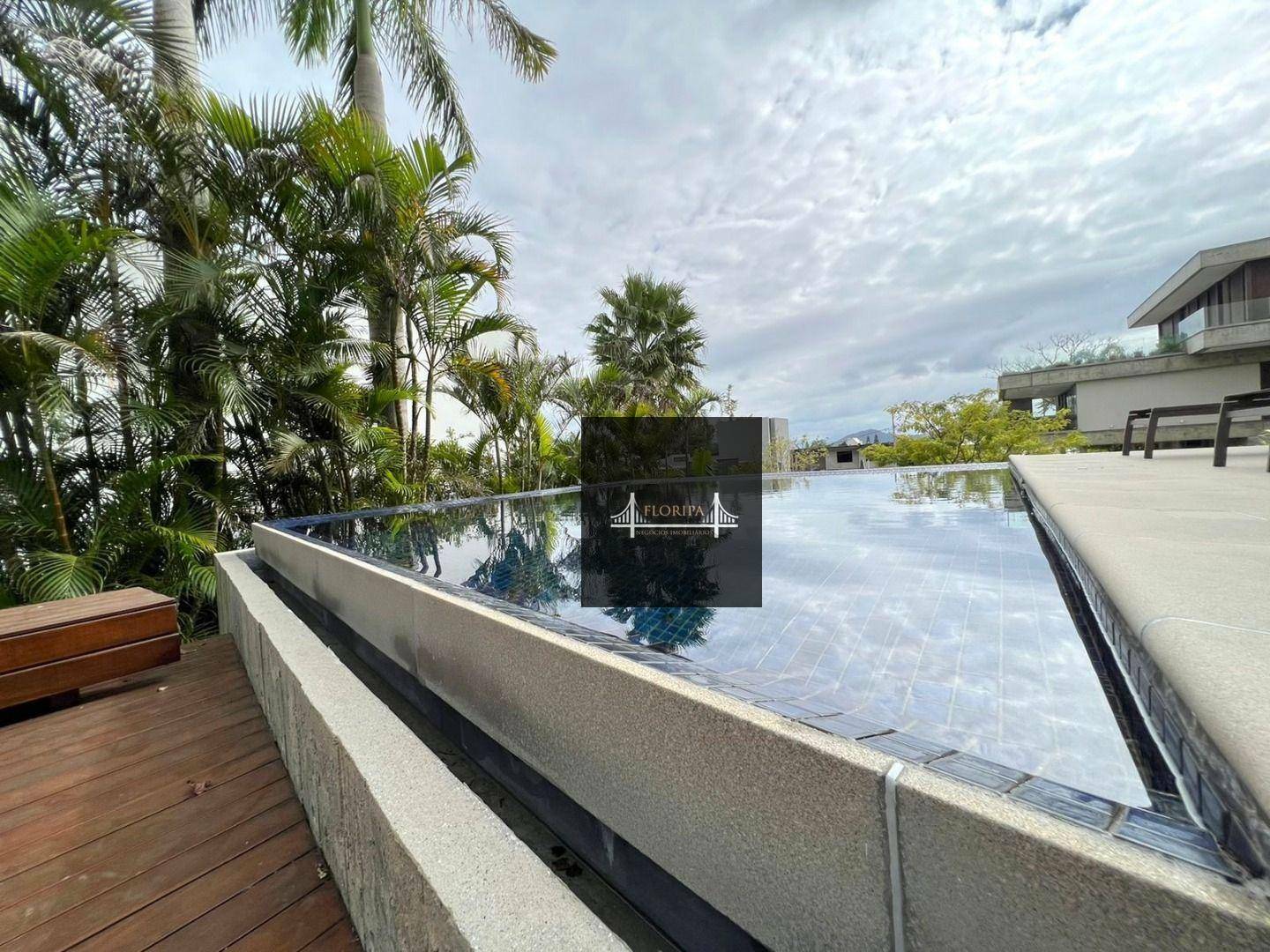 Casa à venda com 3 quartos, 340m² - Foto 9