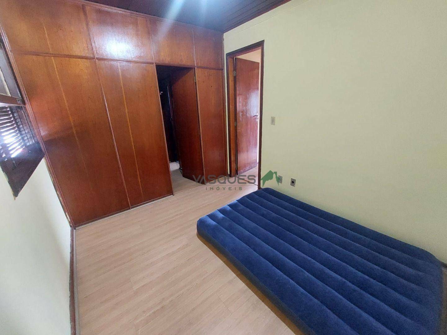 Casa para alugar com 3 quartos, 80m² - Foto 11