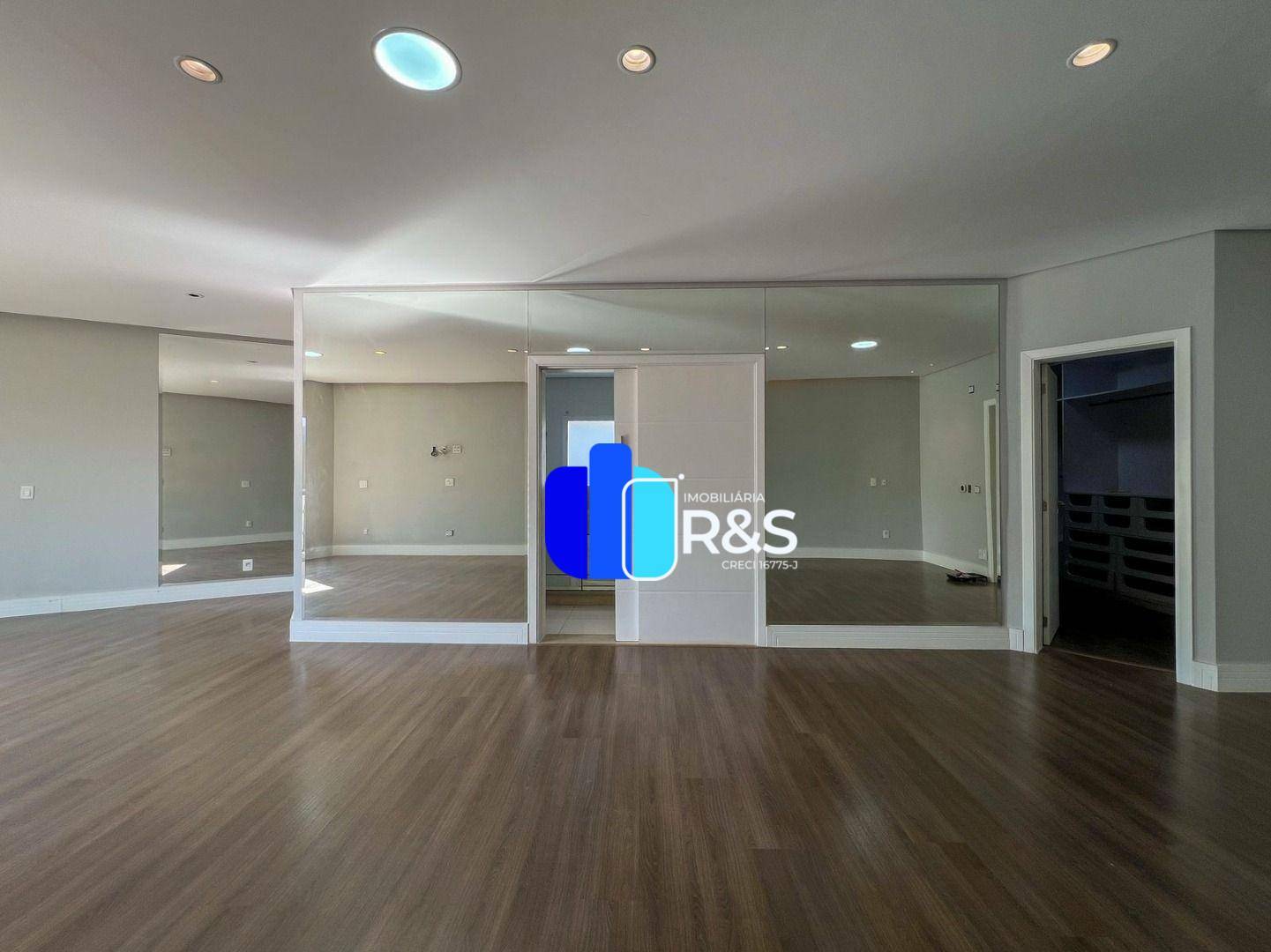 Casa de Condomínio à venda e aluguel com 4 quartos, 625m² - Foto 3