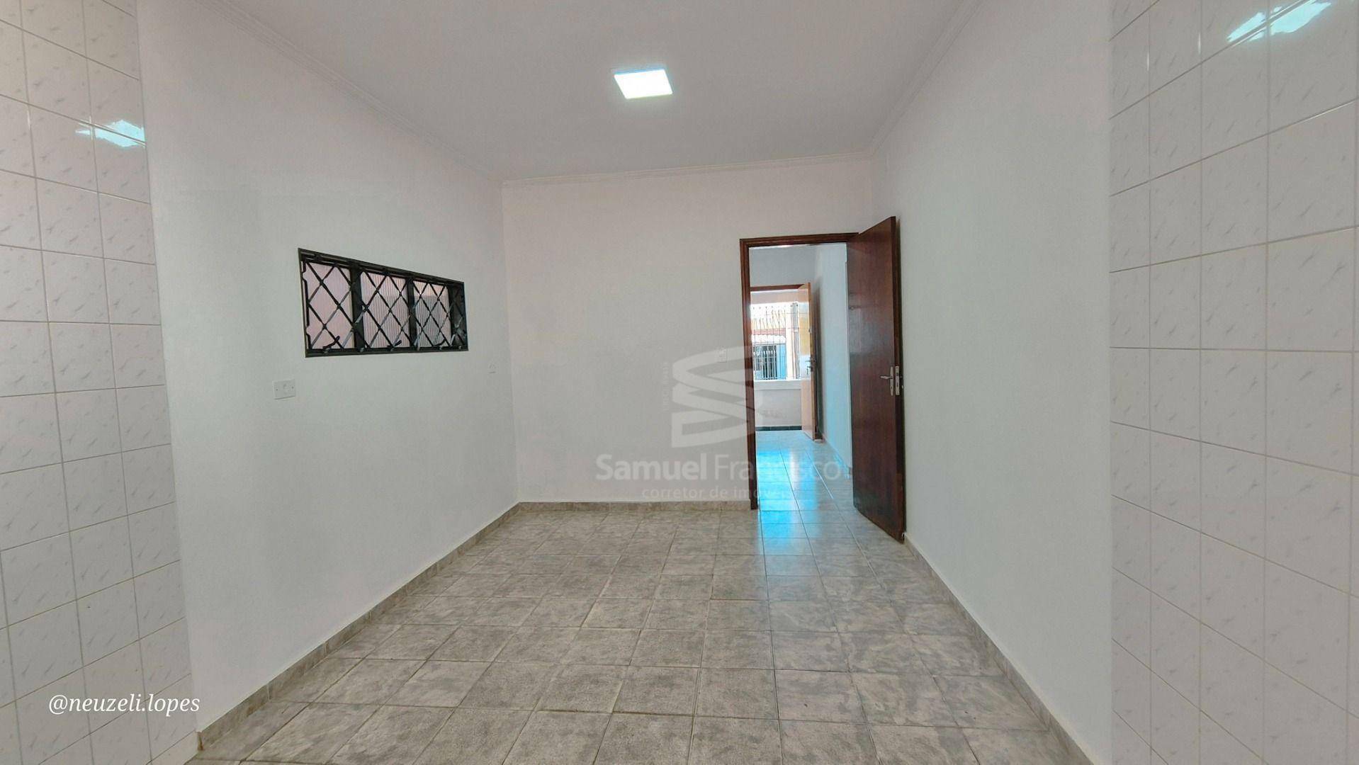 Casa à venda com 2 quartos, 70m² - Foto 9