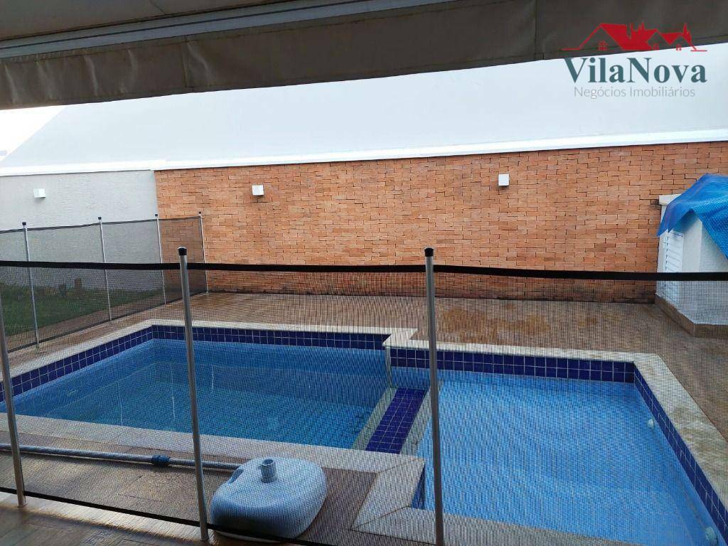 Casa de Condomínio à venda com 4 quartos, 272m² - Foto 1