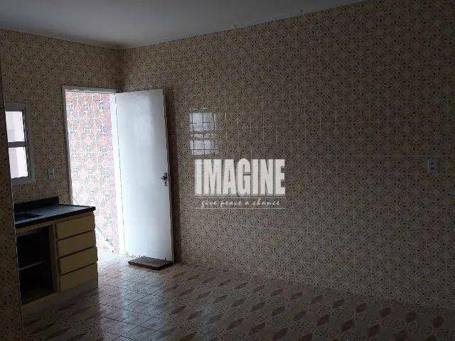 Sobrado à venda com 6 quartos, 192m² - Foto 7