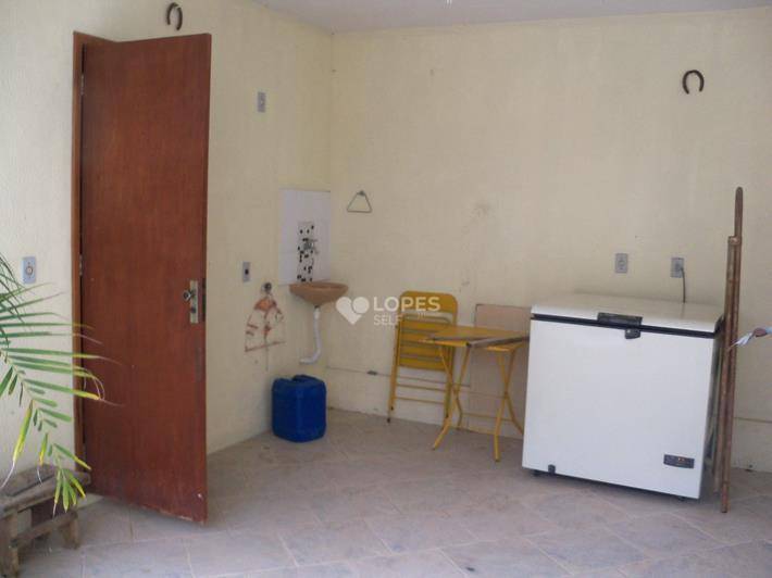 Casa à venda com 5 quartos, 260m² - Foto 29