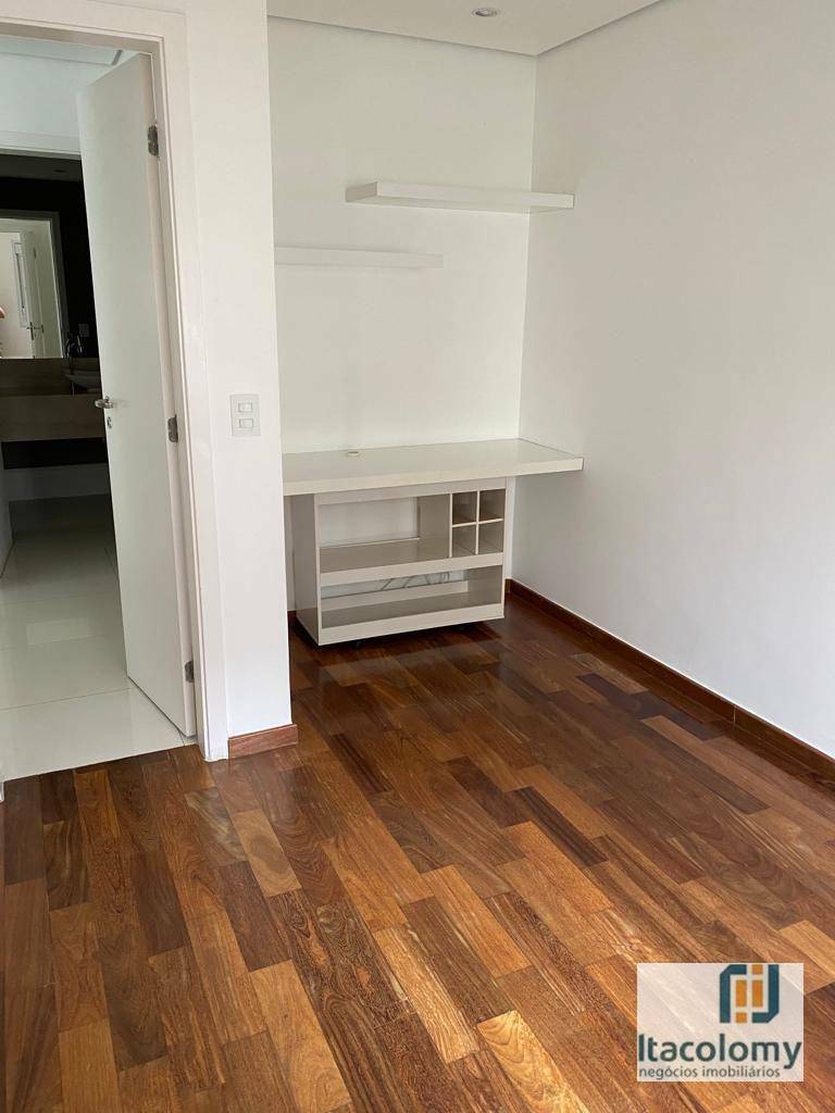 Apartamento para alugar com 3 quartos, 212m² - Foto 7