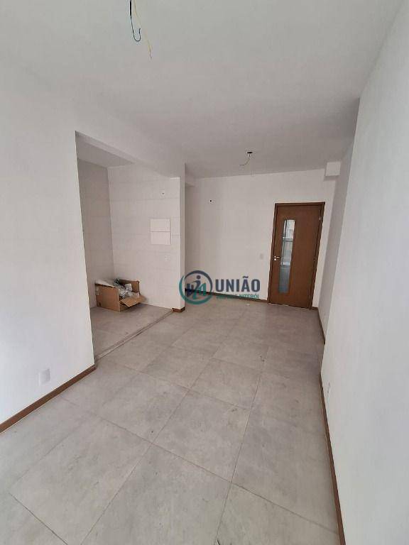 Apartamento à venda com 2 quartos, 63m² - Foto 3