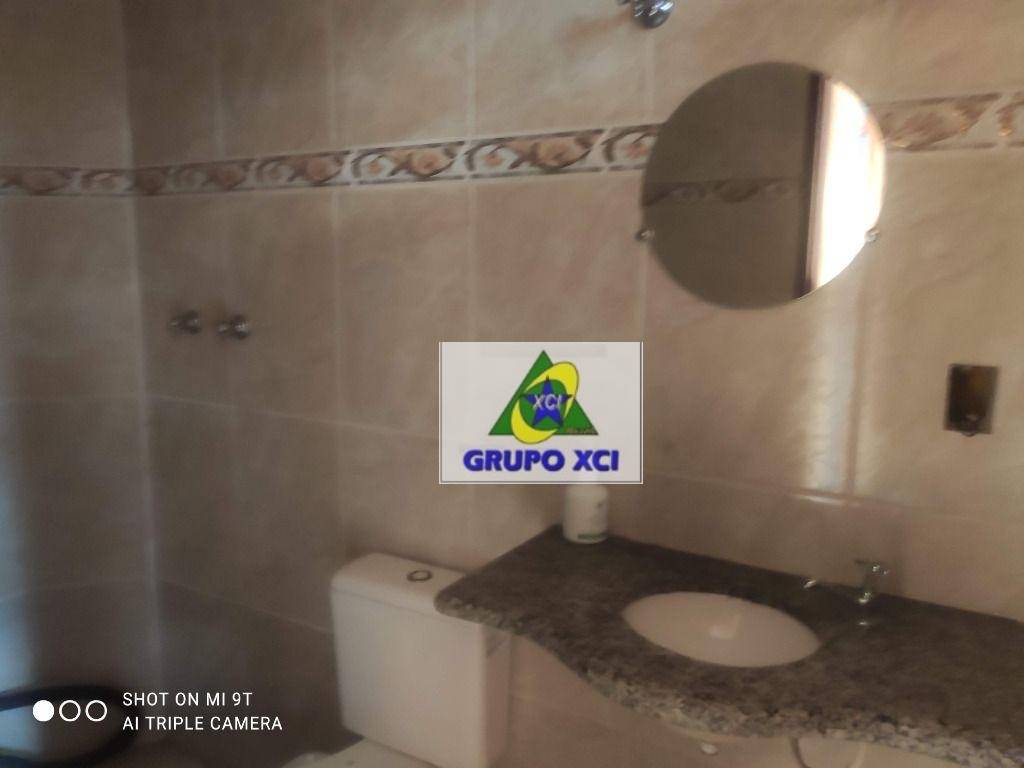 Casa para alugar com 3 quartos, 240m² - Foto 42