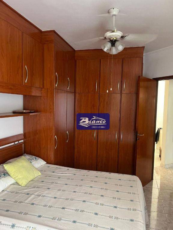 Apartamento para alugar com 2 quartos, 75m² - Foto 13