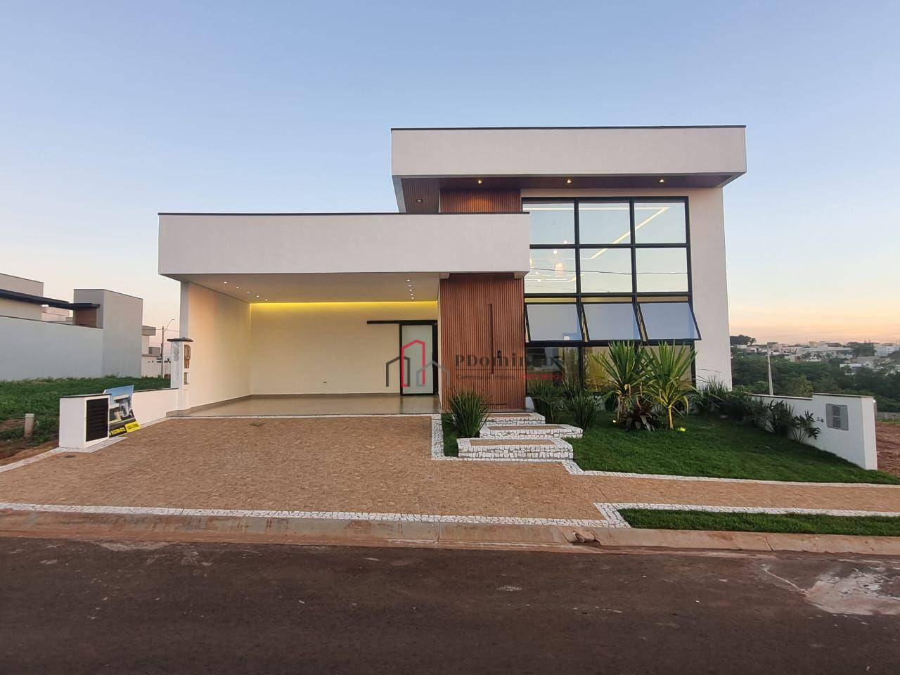 Casa de Condomínio à venda com 3 quartos, 220m² - Foto 2