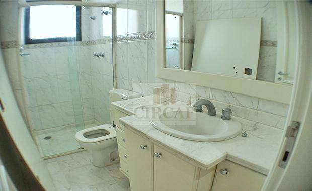 Apartamento para alugar com 3 quartos, 170m² - Foto 18