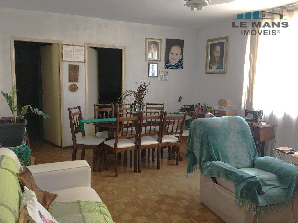 Casa à venda e aluguel com 3 quartos, 175m² - Foto 1