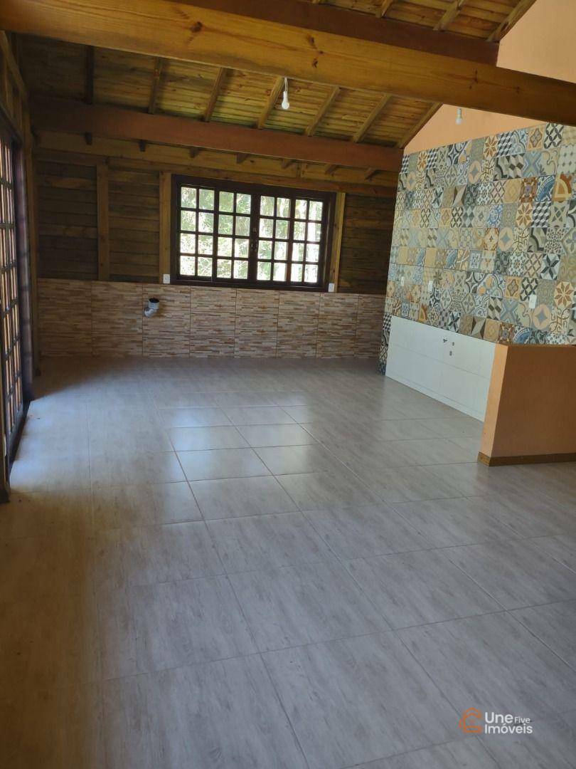 Chácara à venda com 3 quartos, 210m² - Foto 4