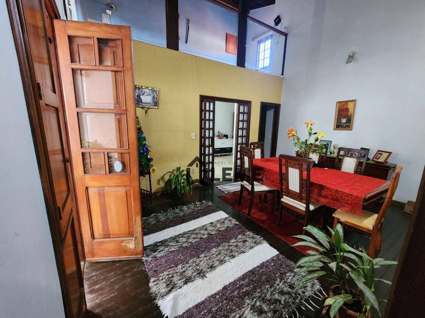 Casa à venda com 6 quartos, 265m² - Foto 26