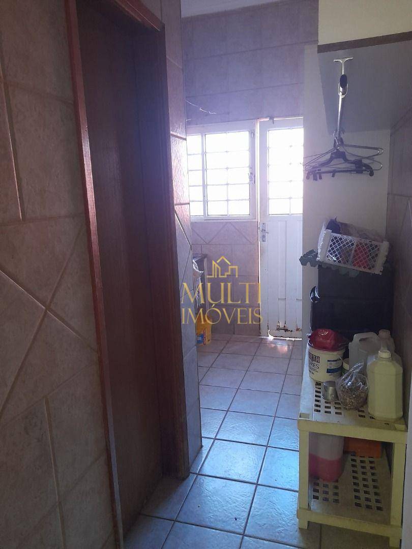 Casa à venda com 3 quartos, 300m² - Foto 17