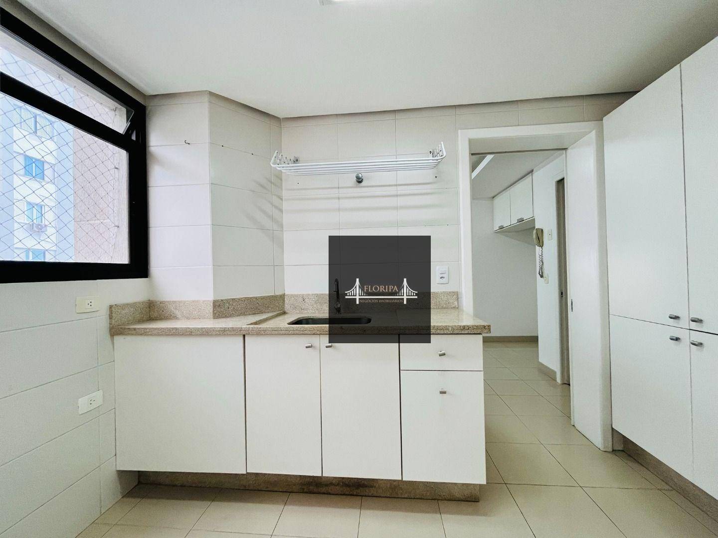 Apartamento à venda com 4 quartos, 221m² - Foto 12