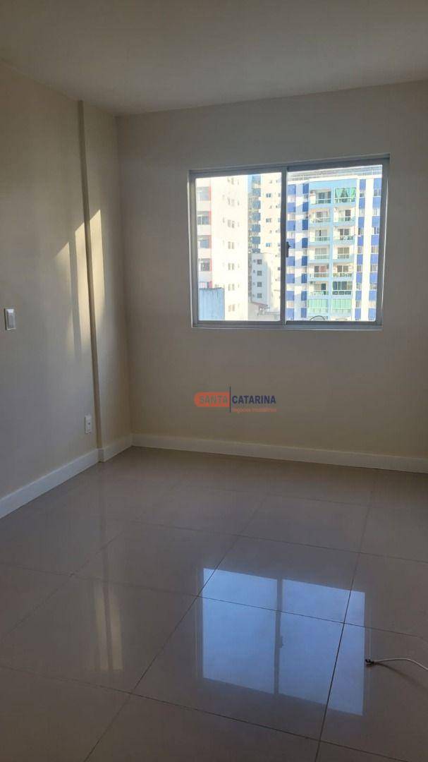 Apartamento à venda com 3 quartos, 100m² - Foto 6