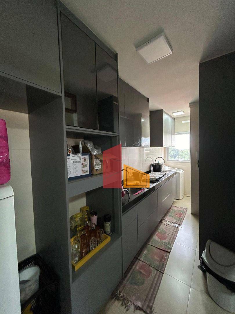 Apartamento à venda com 2 quartos, 61m² - Foto 4