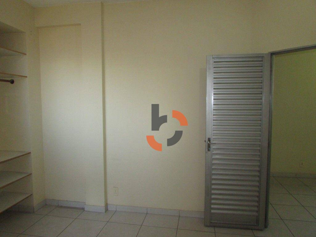 Apartamento para alugar com 1 quarto, 46m² - Foto 12