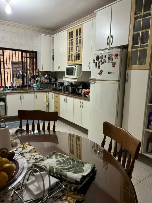 Sobrado à venda com 2 quartos, 200m² - Foto 18