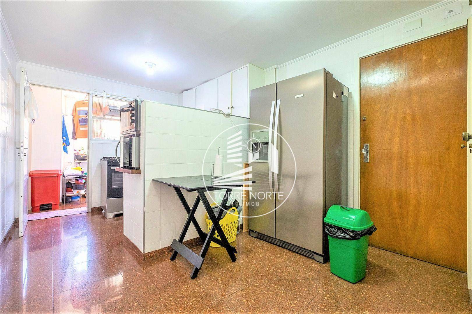 Apartamento à venda com 3 quartos, 142m² - Foto 8