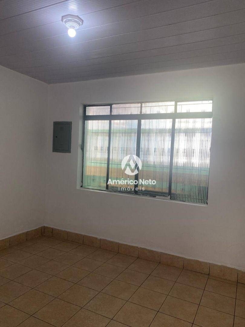 Casa à venda com 2 quartos, 105m² - Foto 2