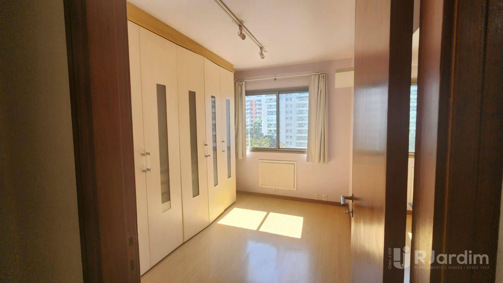 Apartamento para alugar com 3 quartos, 114m² - Foto 26