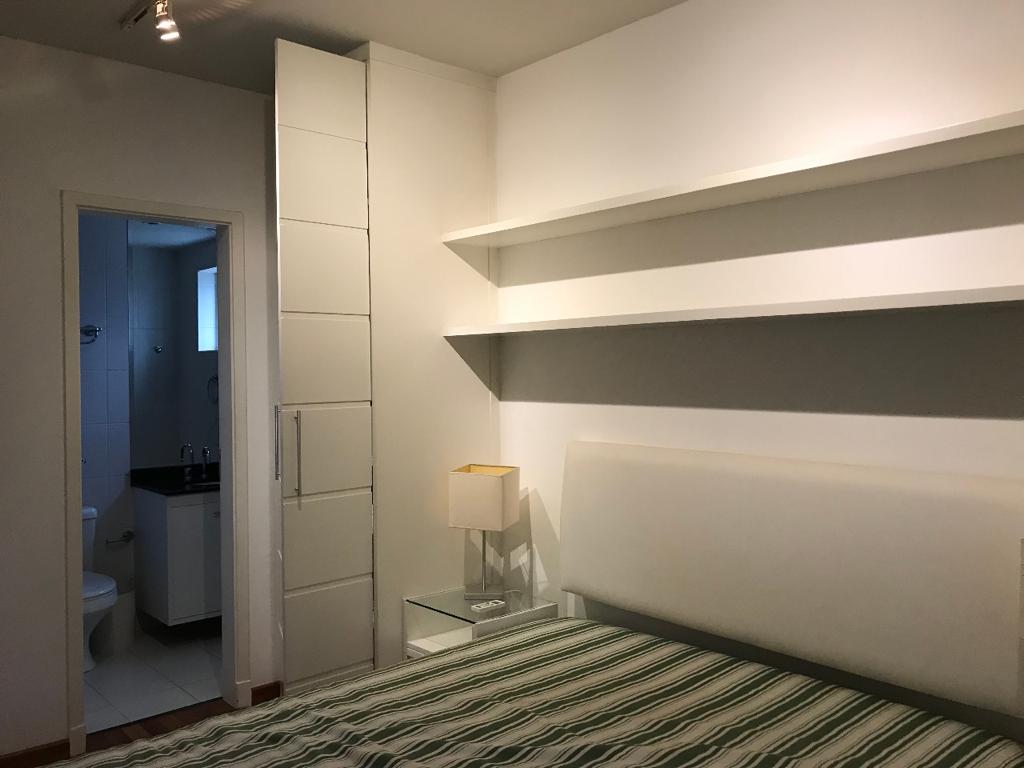 Apartamento à venda com 2 quartos, 75m² - Foto 10