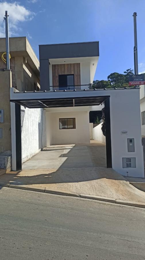 Casa à venda com 3 quartos, 125m² - Foto 2