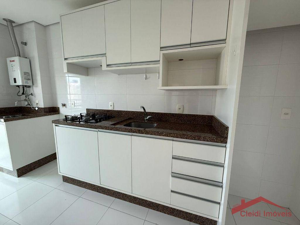 Apartamento para alugar com 2 quartos, 67m² - Foto 7