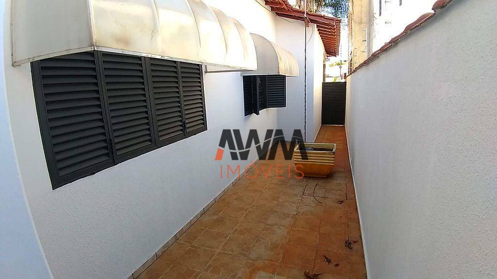 Casa à venda com 4 quartos, 290m² - Foto 26