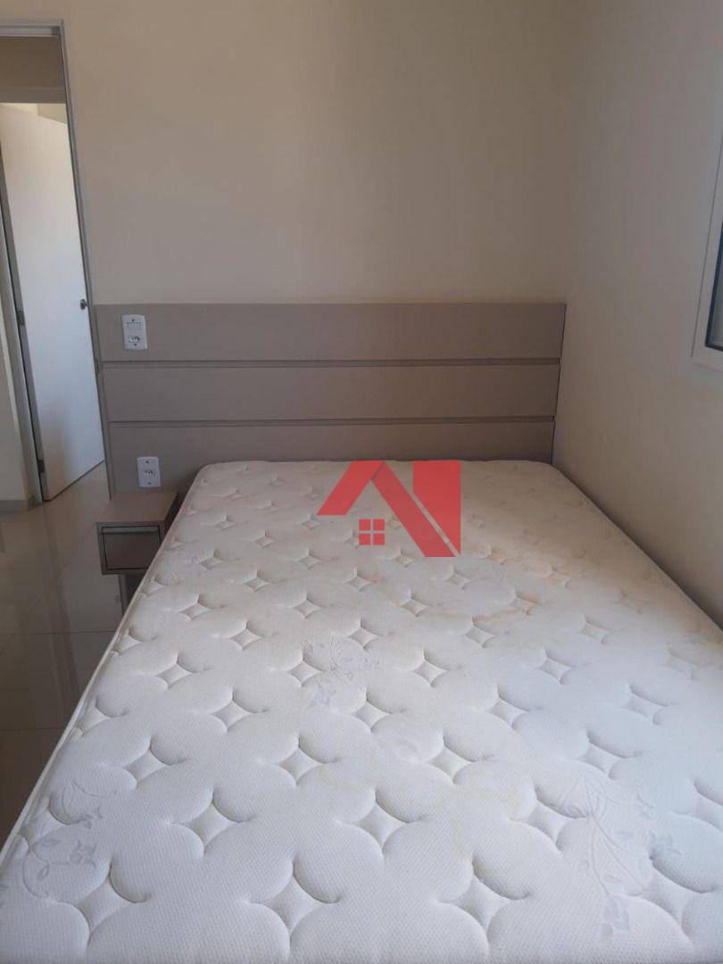 Apartamento para alugar com 3 quartos, 90m² - Foto 13